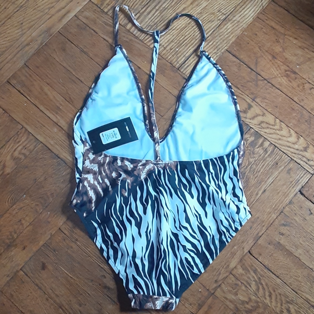 Bathing suit - Picture 3 of 4